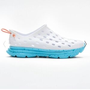 Kane Rivive active recovery shoe